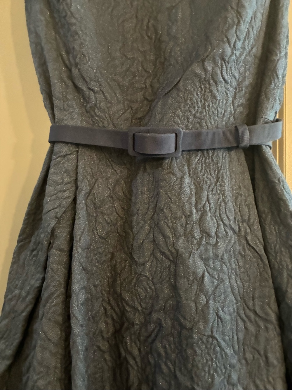 CH Carolina Herrera Navy Textured Sleeveless Midi Dress with Detachable Belt - Picture 3 of 10